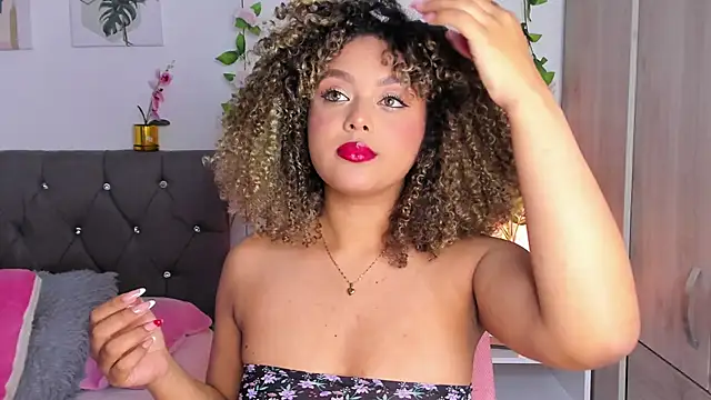 isajonnes18 online show from 10/18/25, 03:09