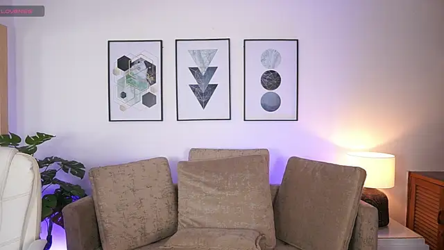 Snapshot of MilaCrave chatting on 09/09/25, 11:43 MilaCrave online show from 09/09/25, 11:43