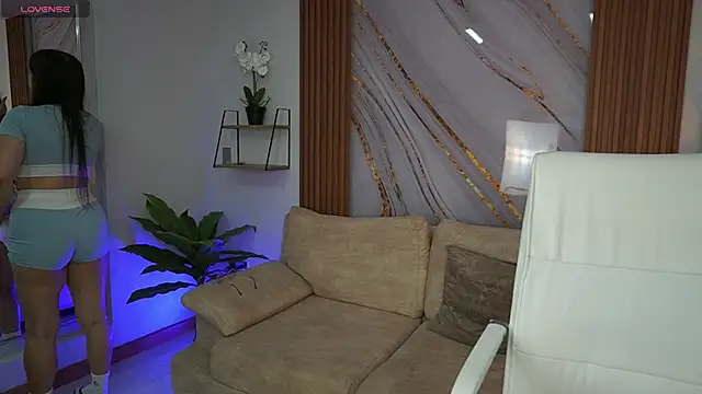 Snapshot of MilaCrave chatting on 10/01/25, 11:49 MilaCrave online show from 10/01/25, 11:49