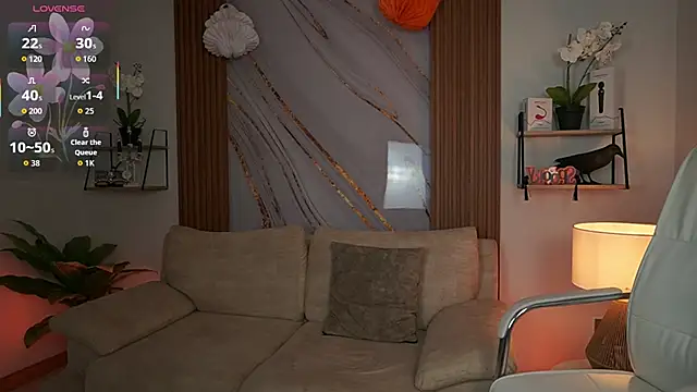 Snapshot of MilaCrave chatting on 10/18/25, 11:44 MilaCrave online show from 10/18/25, 11:44