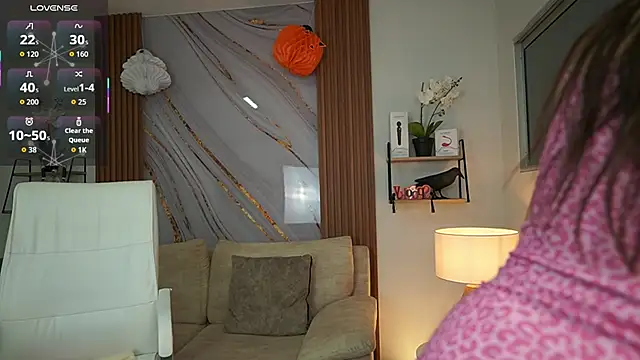 Snapshot of MilaCrave chatting on 10/29/25, 11:34 MilaCrave online show from 10/29/25, 11:34