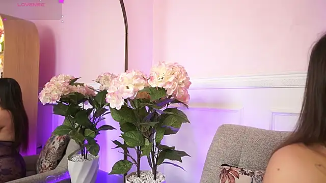 MilaCrave online show from 02/07/26, 11:47