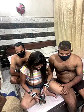 Snapshot of Cute_plak02 chatting on 09/17/25, 05:03 Cute plak02 online show from 09/17/25, 05:03