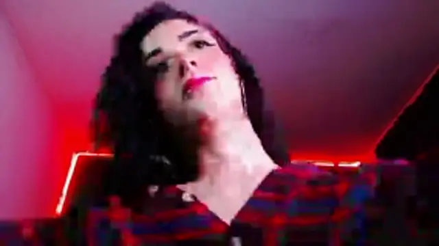 Snapshot of ingrid_zese_ chatting on 12/20/25, 09:44 ingrid zese online show from 12/20/25, 09:44