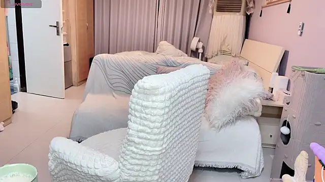 Y2Luvk online show from 10/28/25, 09:28