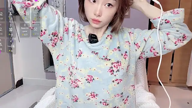 Y2Luvk online show from 12/13/25, 09:09