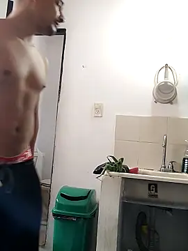 Snapshot of hoteder chatting on 11/18/25, 02:43 hoteder online show from 11/18/25, 02:43