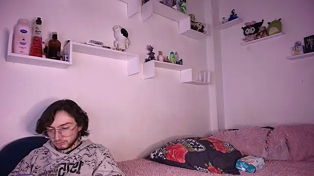 annyharriis online show from 12/17/25, 09:21