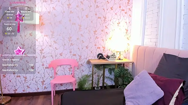 halleylorens online show from 05/09/26, 07:08