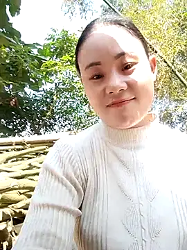 Snapshot of Ruaiuoi chatting on 02/06/26, 05:23 Ruaiuoi online show from 02/06/26, 05:23