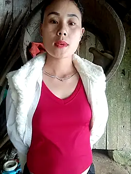 Snapshot of Ruaiuoi chatting on 03/08/26, 02:04 Ruaiuoi online show from 03/08/26, 02:04