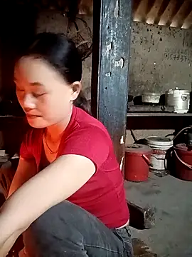 Snapshot of Ruaiuoi chatting on 03/11/26, 02:17 Ruaiuoi online show from 03/11/26, 02:17