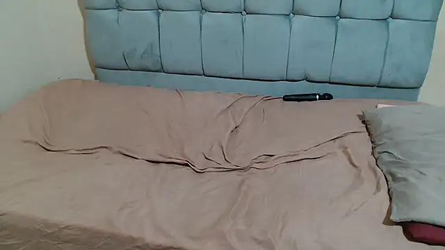 curveAss222 online show from 11/06/25, 04:13