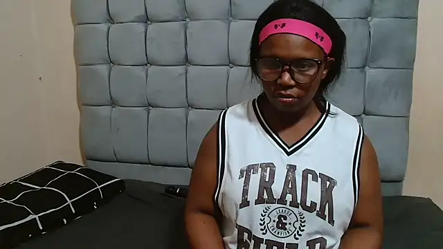 curveAss222 online show from 11/16/25, 04:01