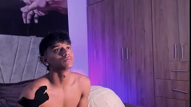 ZYZZ1312 online show from 09/09/25, 02:49