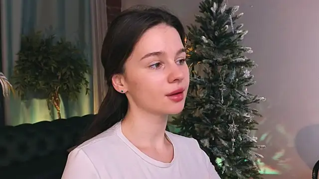 Olivia Farrell online show from 12/05/25, 01:09