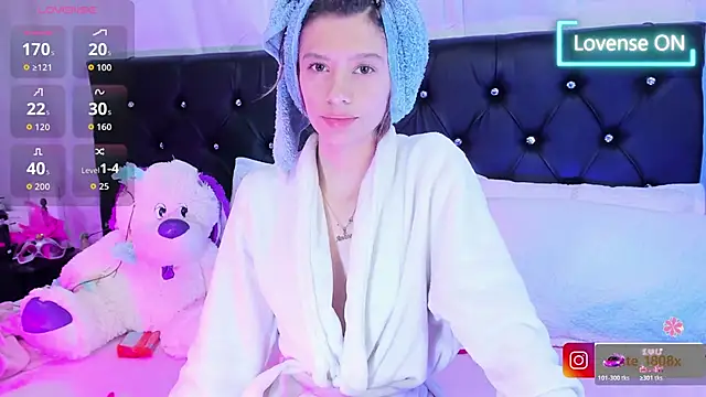 Snapshot of Sofiia_cute_ chatting on 02/11/26, 11:43 Sofiia cute online show from 02/11/26, 11:43