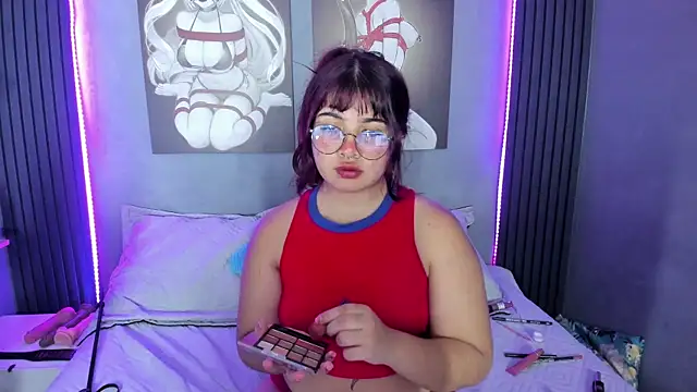 Snapshot of Zara_Snow chatting on 01/10/26, 03:25 Zara Snow online show from 01/10/26, 03:25