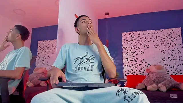 Snapshot of Adonis_WB chatting on 09/10/25, 09:15 Adonis WB online show from 09/10/25, 09:15