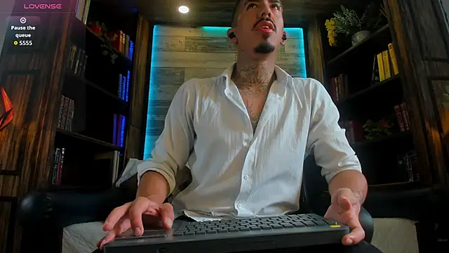 Donovan Desmond online show from 10/27/25, 08:02