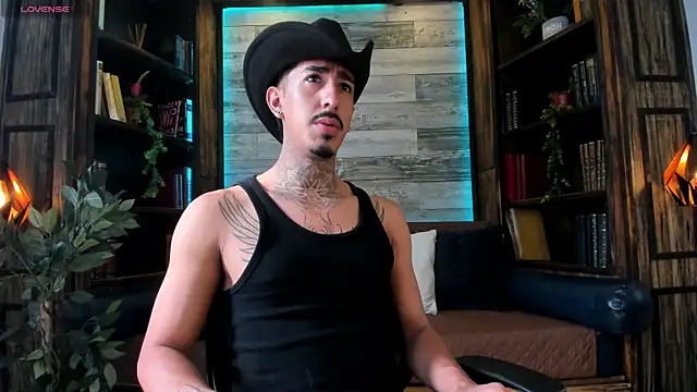 Snapshot of Donovan_Desmond chatting on 06/14/26, 08:44 Donovan Desmond online show from 06/14/26, 08:44