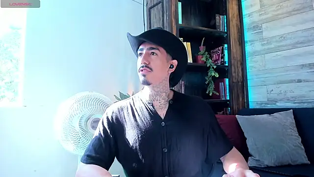 Snapshot of Donovan_Desmond chatting on 06/17/26, 08:10 Donovan Desmond online show from 06/17/26, 08:10