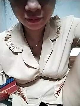 Snapshot of Mie_rose chatting on 09/24/25, 02:31 Mie rose online show from 09/24/25, 02:31