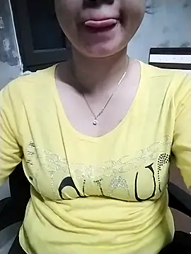 Snapshot of Mie_rose chatting on 06/18/26, 01:26 Mie rose online show from 06/18/26, 01:26