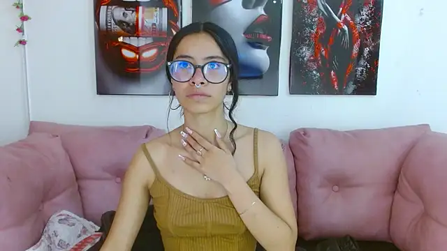 Snapshot of Miahotcs1 chatting on 04/18/26, 03:49 Miahotcs1 online show from 04/18/26, 03:49