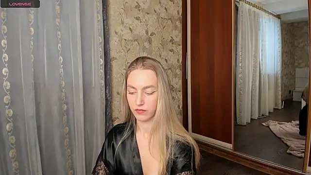 mishapallmer online show from 11/24/25, 09:53