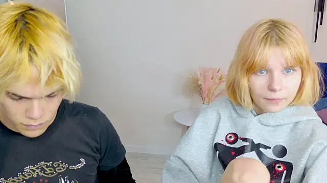 Snapshot of Bonnie_And_C1yde chatting on 09/09/25, 05:01 Bonnie And C1yde online show from 09/09/25, 05:01