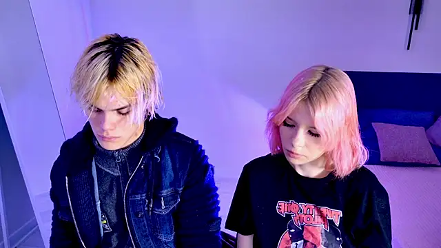 Snapshot of Bonnie_And_C1yde chatting on 11/08/25, 05:12 Bonnie And C1yde online show from 11/08/25, 05:12