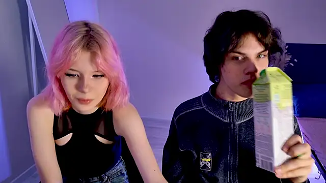 Snapshot of Bonnie_And_C1yde chatting on 11/09/25, 05:22 Bonnie And C1yde online show from 11/09/25, 05:22