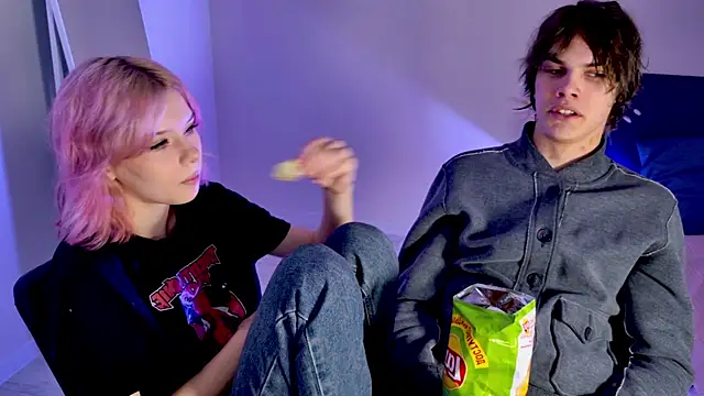 Snapshot of Bonnie_And_C1yde chatting on 11/11/25, 05:24 Bonnie And C1yde online show from 11/11/25, 05:24