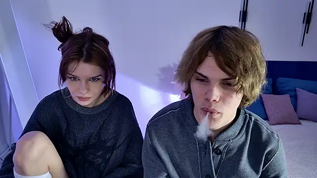 Snapshot of Bonnie_And_C1yde chatting on 12/15/25, 05:17 Bonnie And C1yde online show from 12/15/25, 05:17