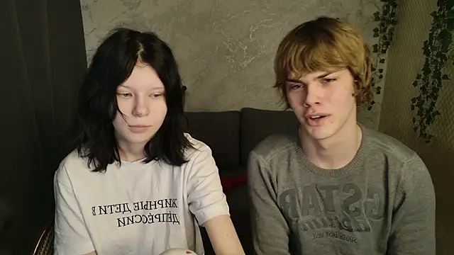 Snapshot of Bonnie_And_C1yde chatting on 03/16/26, 05:02 Bonnie And C1yde online show from 03/16/26, 05:02