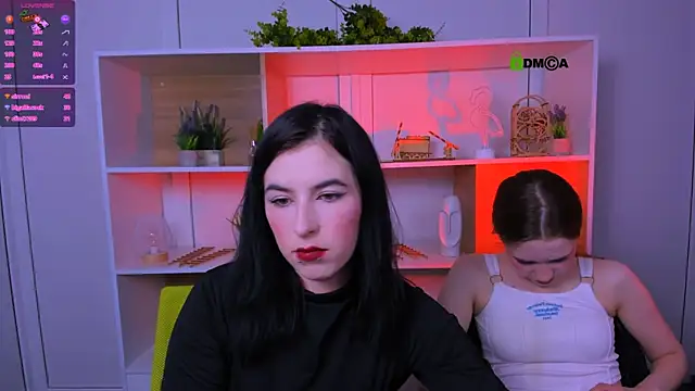 Snapshot of janet_shy chatting on 09/24/25, 01:31 janet shy online show from 09/24/25, 01:31