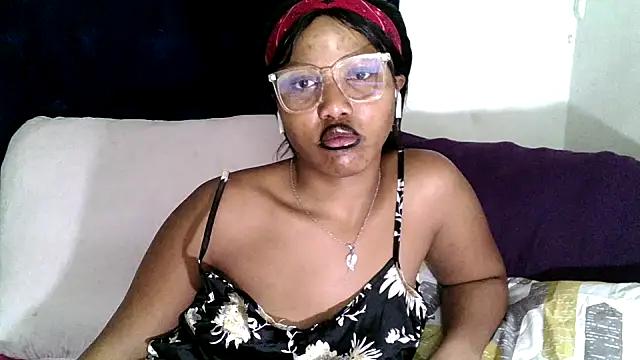 Snapshot of BUNNYCHOWX28 chatting on 12/03/25, 05:11 BUNNYCHOWX28 online show from 12/03/25, 05:11