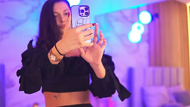 EllyLynn online show from 10/07/25, 07:11