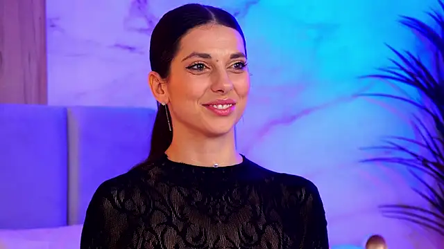 EllyLynn online show from 11/29/25, 10:02