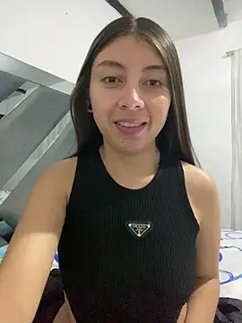 Snapshot of Sara-cooper2 chatting on 05/05/26, 12:35 Sara-cooper2 online show from 05/05/26, 12:35