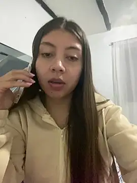 Snapshot of Sara-cooper2 chatting on 05/27/26, 12:13 Sara-cooper2 online show from 05/27/26, 12:13