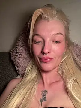 Snapshot of lovecassyrose chatting on 02/16/26, 09:33 lovecassyrose online show from 02/16/26, 09:33