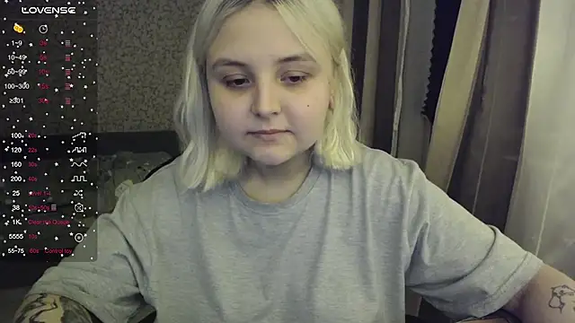 Snapshot of vendymories chatting on 11/03/25, 02:02 vendymories online show from 11/03/25, 02:02