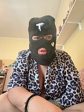 Snapshot of chiaretta_loveit chatting on 04/20/26, 12:30 chiaretta loveit online show from 04/20/26, 12:30