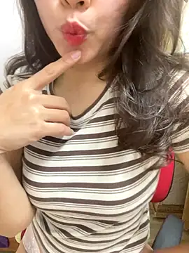 Snapshot of anna_sexy69 chatting on 12/15/25, 06:17 anna sexy69 online show from 12/15/25, 06:17