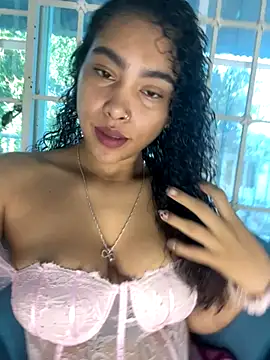 SophieD online show from 12/04/25, 12:03