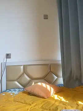 Mier-cn online show from 10/23/25, 02:33