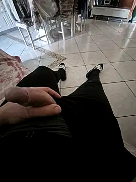 Snapshot of Monella52 chatting on 02/18/26, 08:32 Monella52 online show from 02/18/26, 08:32