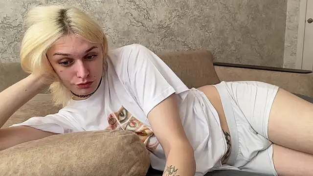 Snapshot of evelina228 chatting on 09/29/25, 07:02 evelina228 online show from 09/29/25, 07:02